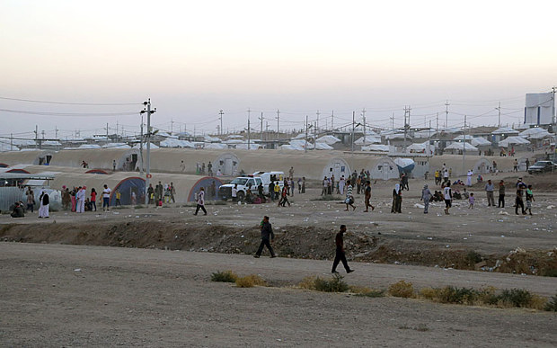 Displaced Iraqis from the Yazidi community near the Syria-Iraq border. Photo: AP